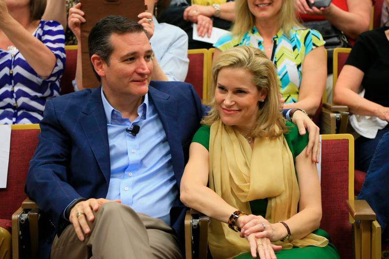 Illustration for article titled Ted Cruz Doesn't Know What to Do With His Arms